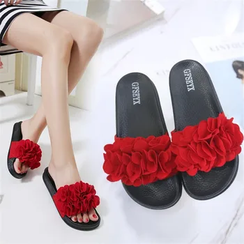 2023 חם מתוק פרח חוף נעלי נשים חדשות עבה תחתונה שורה אחת נעלי קיץ אופנה סנדלים ללבוש גודל גדול נעלי בית